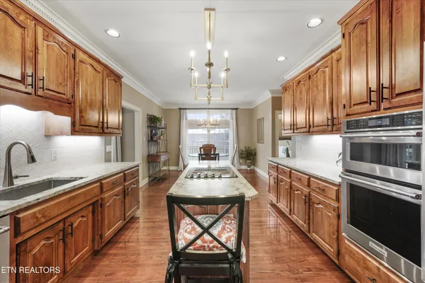 $809,900 | 1826 Peppertree Drive, Alcoa, TN 37701