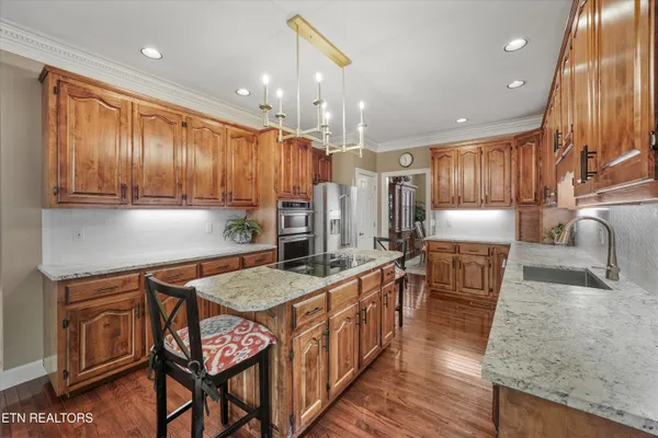 $809,900 | 1826 Peppertree Drive, Alcoa, TN 37701