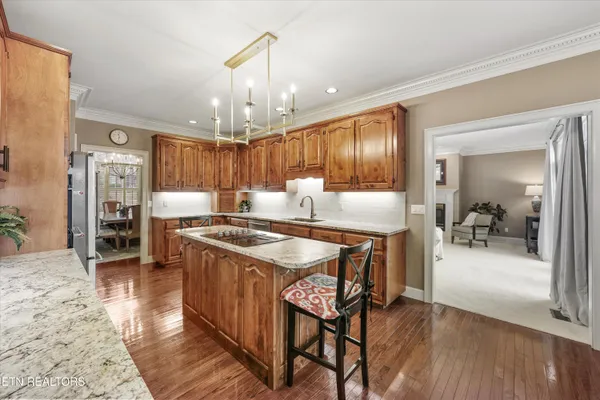 $809,900 | 1826 Peppertree Drive, Alcoa, TN 37701