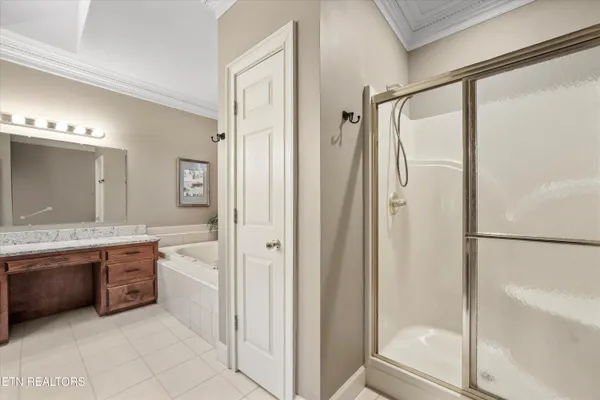 $809,900 | 1826 Peppertree Drive, Alcoa, TN 37701