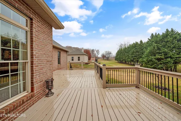 $809,900 | 1826 Peppertree Drive, Alcoa, TN 37701