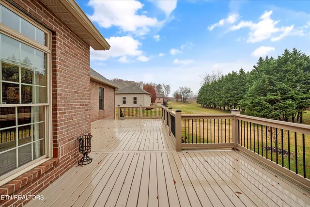 $814,900 | 1826 Peppertree Drive, Alcoa, TN 37701