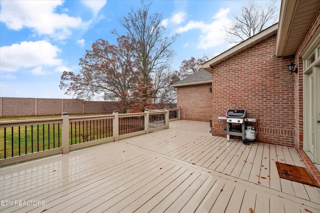 $814,900 | 1826 Peppertree Drive, Alcoa, TN 37701