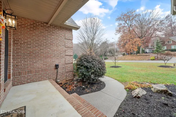 $809,900 | 1826 Peppertree Drive, Alcoa, TN 37701
