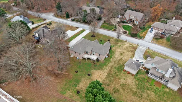 $809,900 | 1826 Peppertree Drive, Alcoa, TN 37701