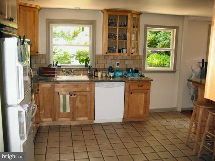 295 Danell Road Wayne, PA 19087 - Photo 5 of 20