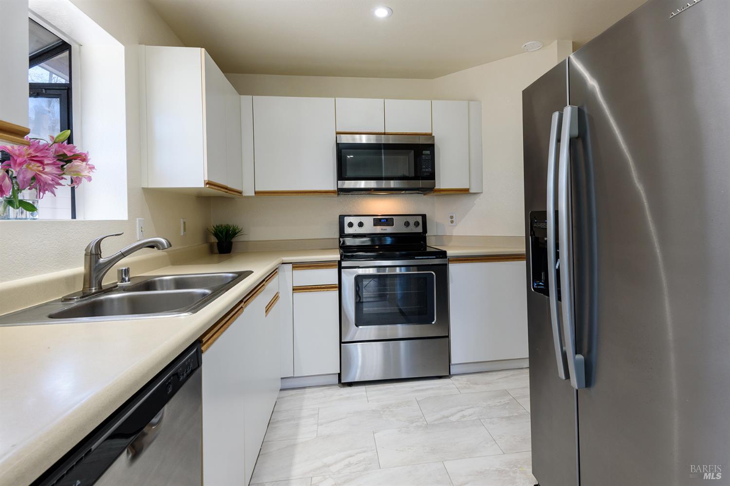 439 Mission Boulevard Santa Rosa, CA 95409 - Photo 4 of 20