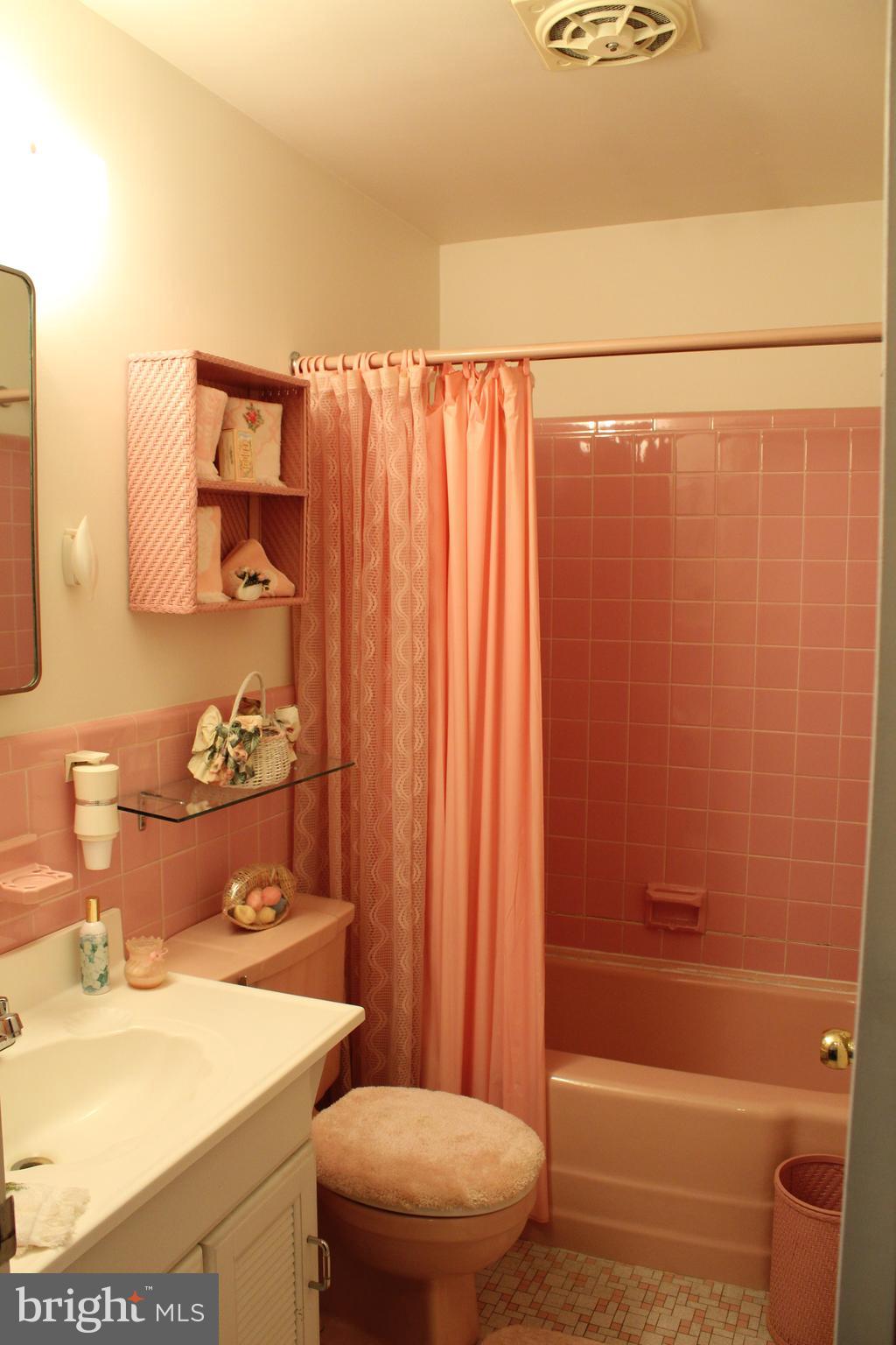 1205 Forge Road Cherry Hill, NJ 08034 - Photo 10 of 22 First Floor Full Bathroom