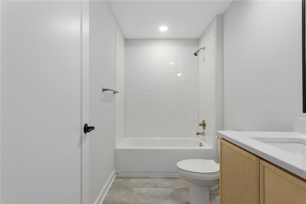 4527 Forest Avenue, Unit A Kansas City, MO 64110 - Photo 19 of 24