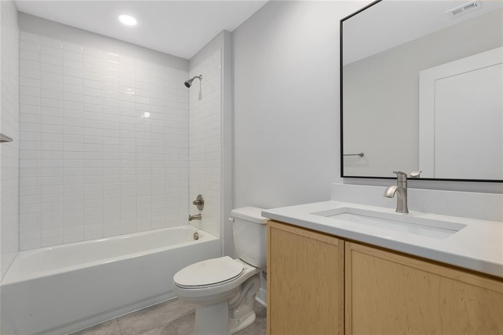 4527 Forest Avenue, Unit A Kansas City, MO 64110 - Photo 20 of 24