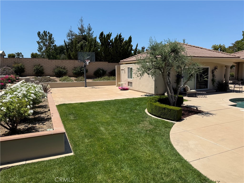 1662 Cherokee Road Corona, CA 92881 - Photo 15 of 60 a view of a backyard