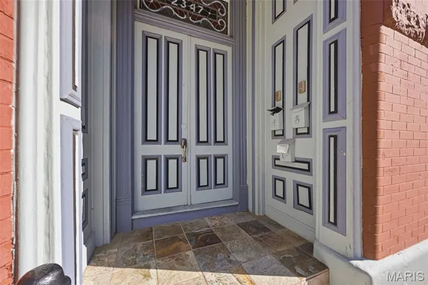 $225,000 | 2347 Albion Place, Unit A, St. Louis, MO 63104