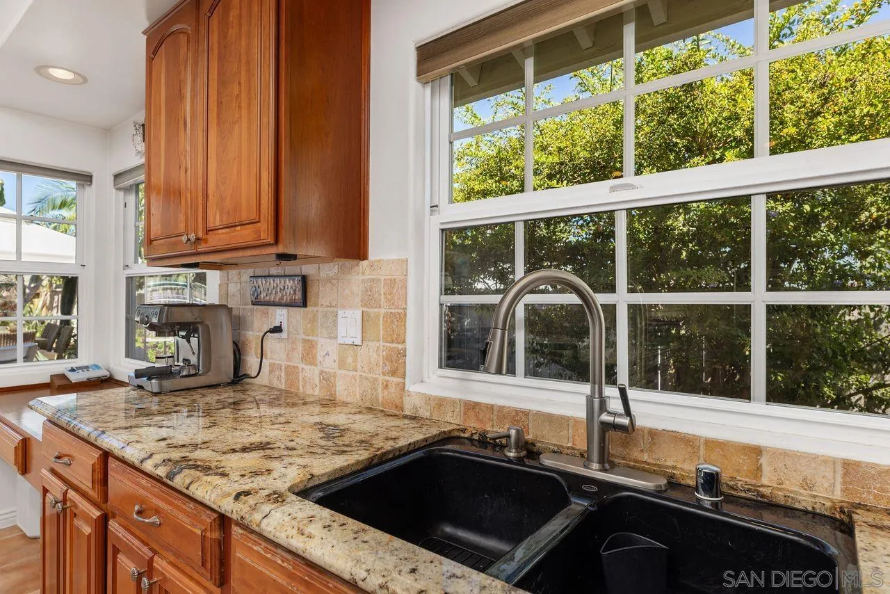 252 Cerro Street Encinitas, CA 92024 - Photo 11 of 30 Gallery Image 11