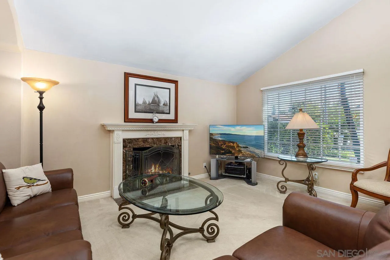 252 Cerro Street Encinitas, CA 92024 - Photo 6 of 30 Gallery Image 6