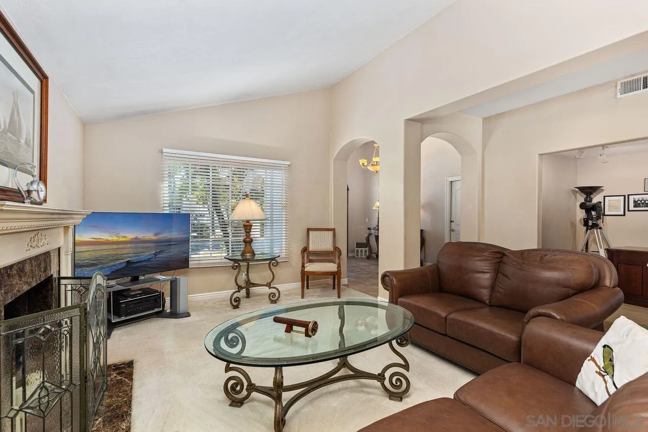 252 Cerro Street Encinitas, CA 92024 - Photo 7 of 30 Gallery Image 7