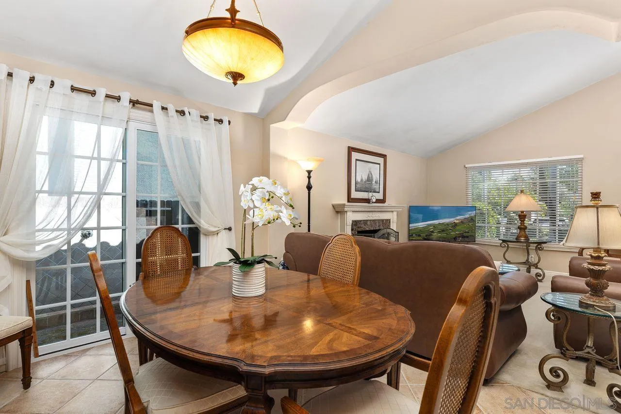 252 Cerro Street Encinitas, CA 92024 - Photo 8 of 30 Gallery Image 8