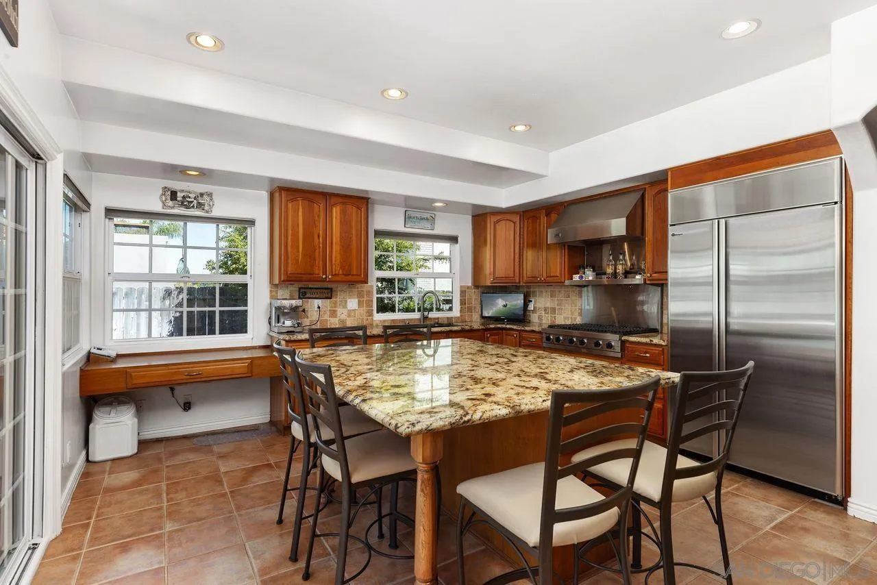 252 Cerro Street Encinitas, CA 92024 - Photo 9 of 30 Gallery Image 9