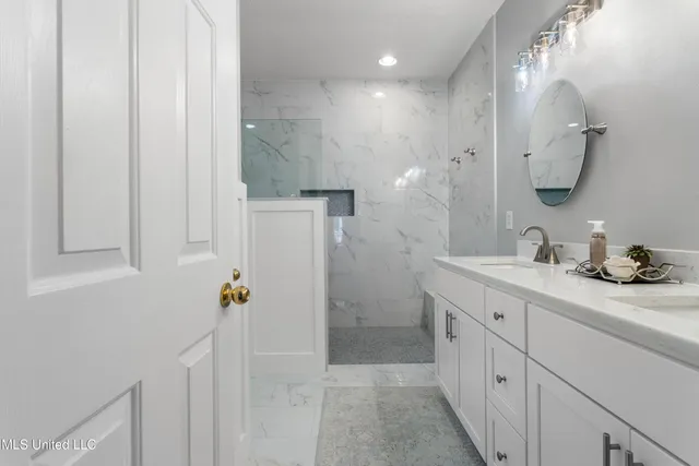 $294,900 | 2252 Beach Drive, Unit 606, Gulfport, MS 39507