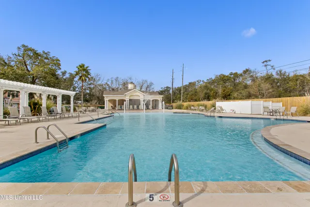 $294,900 | 2252 Beach Drive, Unit 606, Gulfport, MS 39507