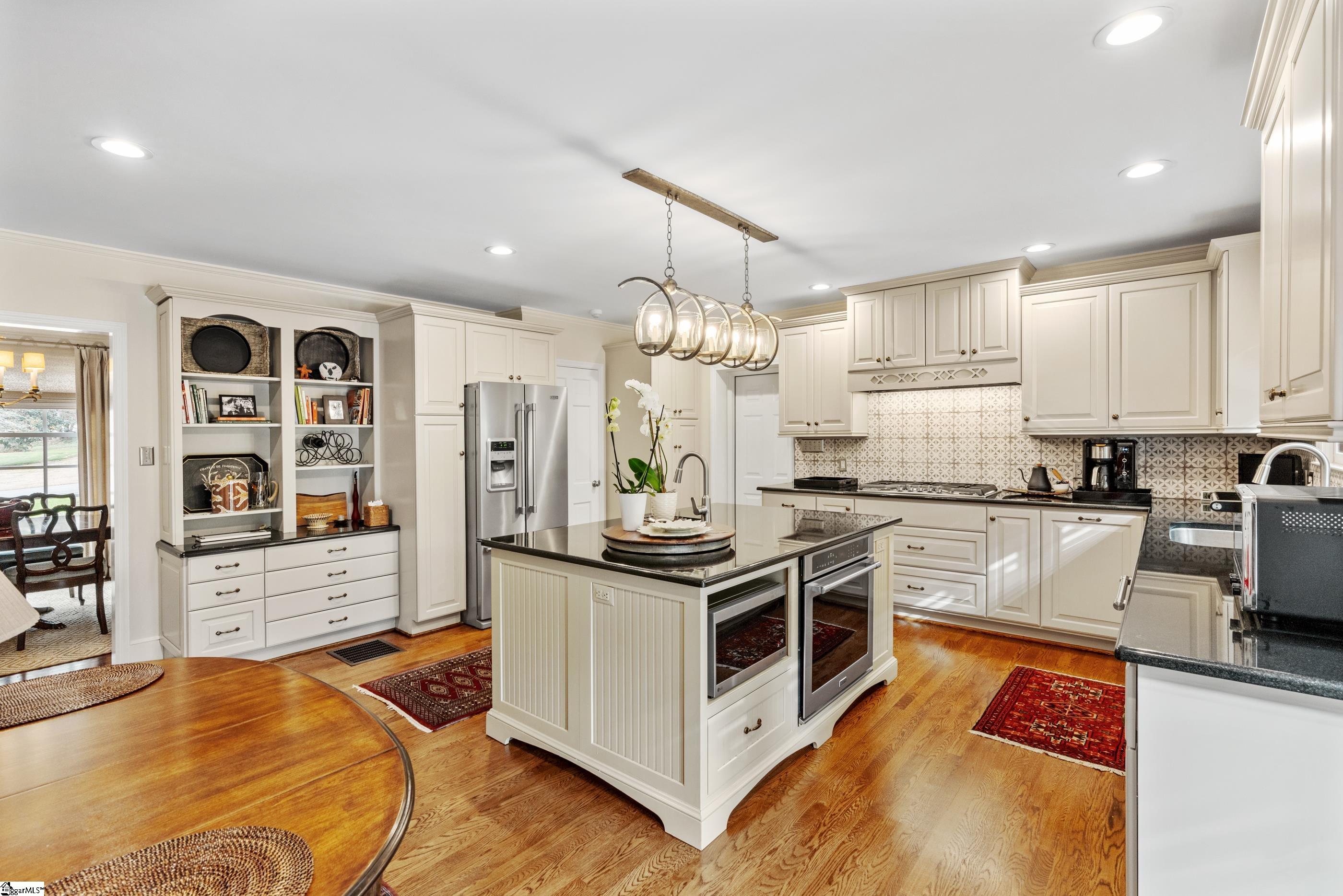 225 Foot Hills Road Greenville, SC 29617 - Photo 10 of 36 Gallery Image 10