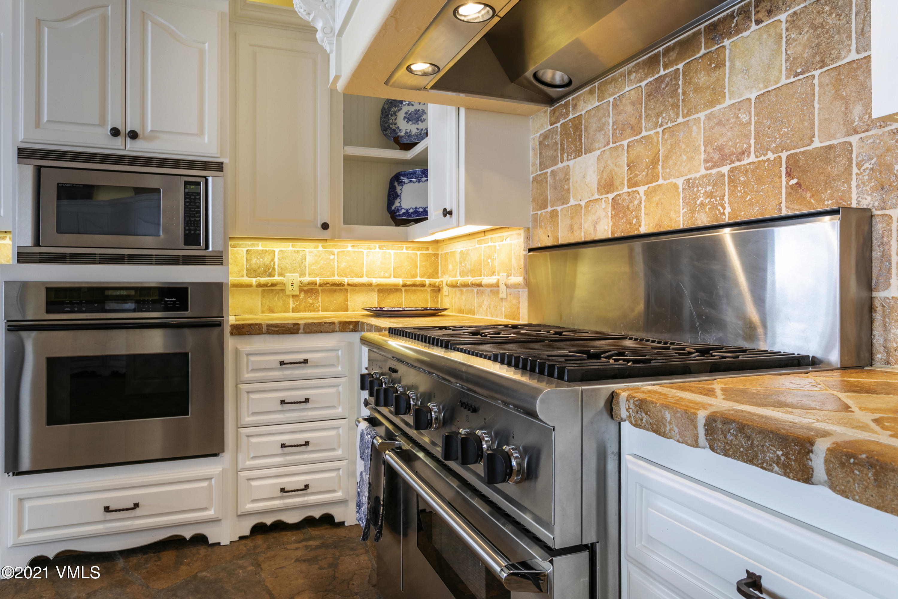 205 Granada Hill Road Edwards, CO 81632 - Photo 16 of 28 3 Professional Grade Stoves