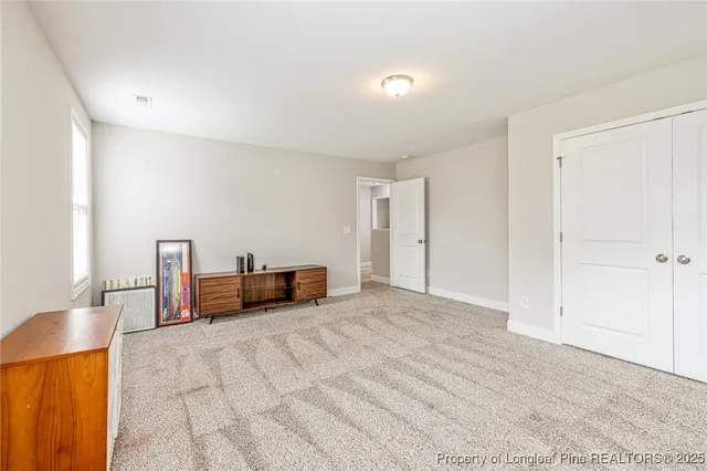 a view of livingroom with furniture