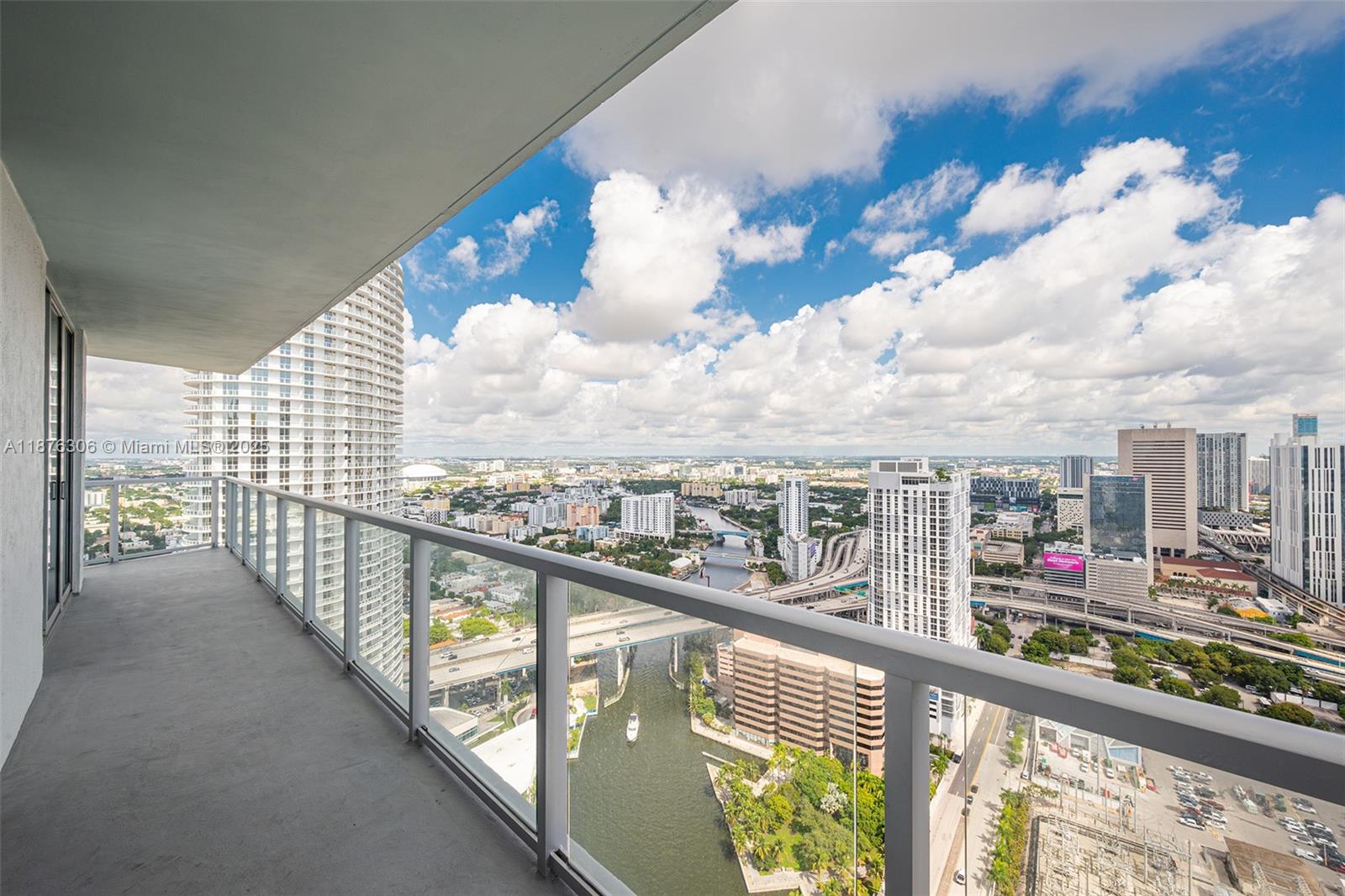 185 Southwest 7th Street, Unit 4201 Miami, FL 33130 - Photo 11 of 29 a view of a balcony with city view