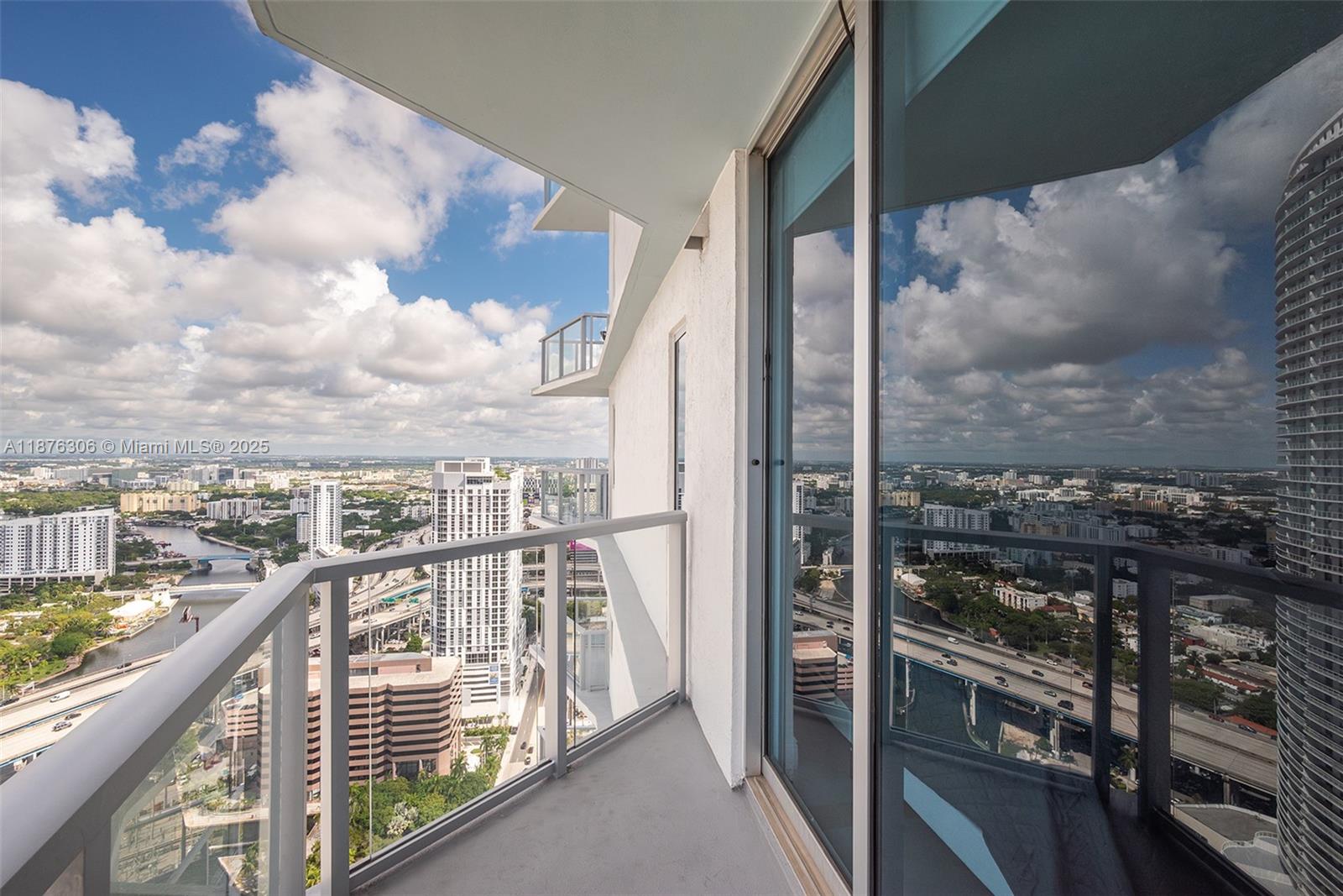 185 Southwest 7th Street, Unit 4201 Miami, FL 33130 - Photo 28 of 29 a view of balcony with city view