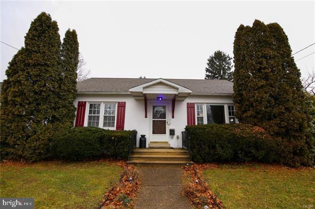 427 Center Street Slatington, PA 18080 - Photo 1 of 16 Gallery Image 1