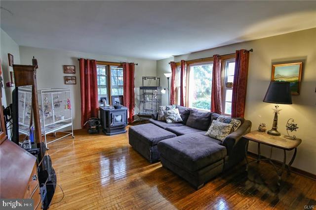 427 Center Street Slatington, PA 18080 - Photo 2 of 16 Gallery Image 2