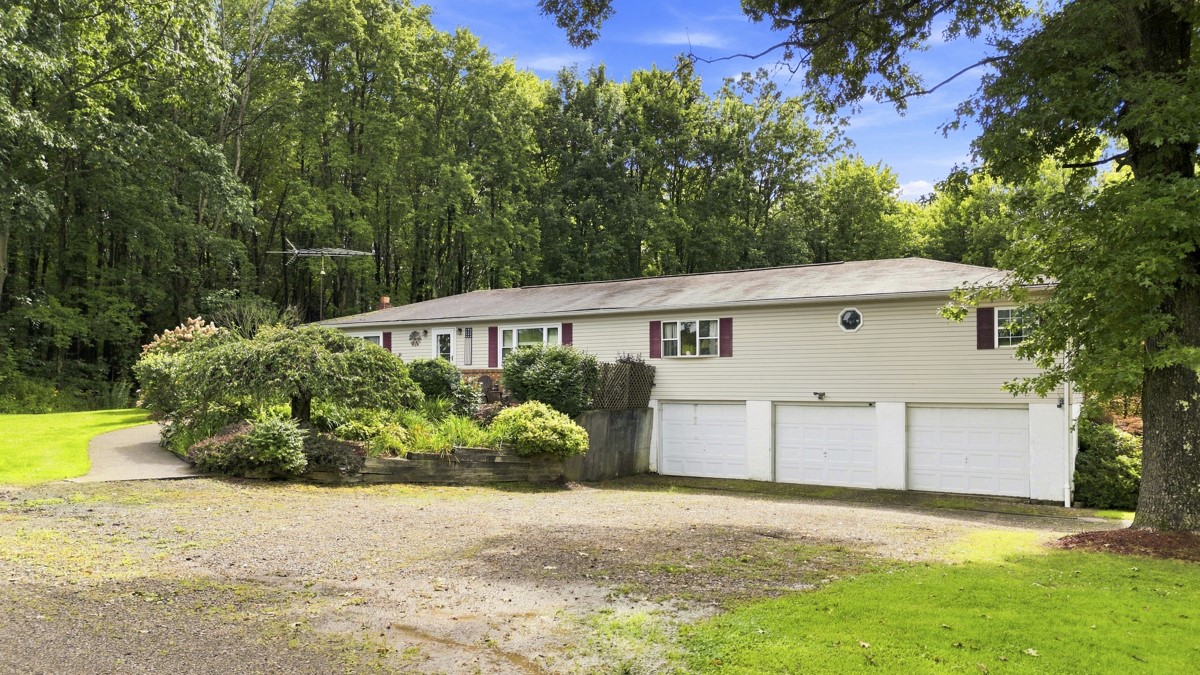 16737 Round Top Road Meadville, PA 16335 - Photo 1 of 44 Welcome to 16737 Round Top Road!