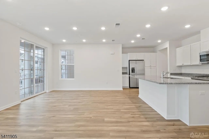 735 Station Road, Unit 1 Dunellen, NJ 08812 - Photo 5 of 36