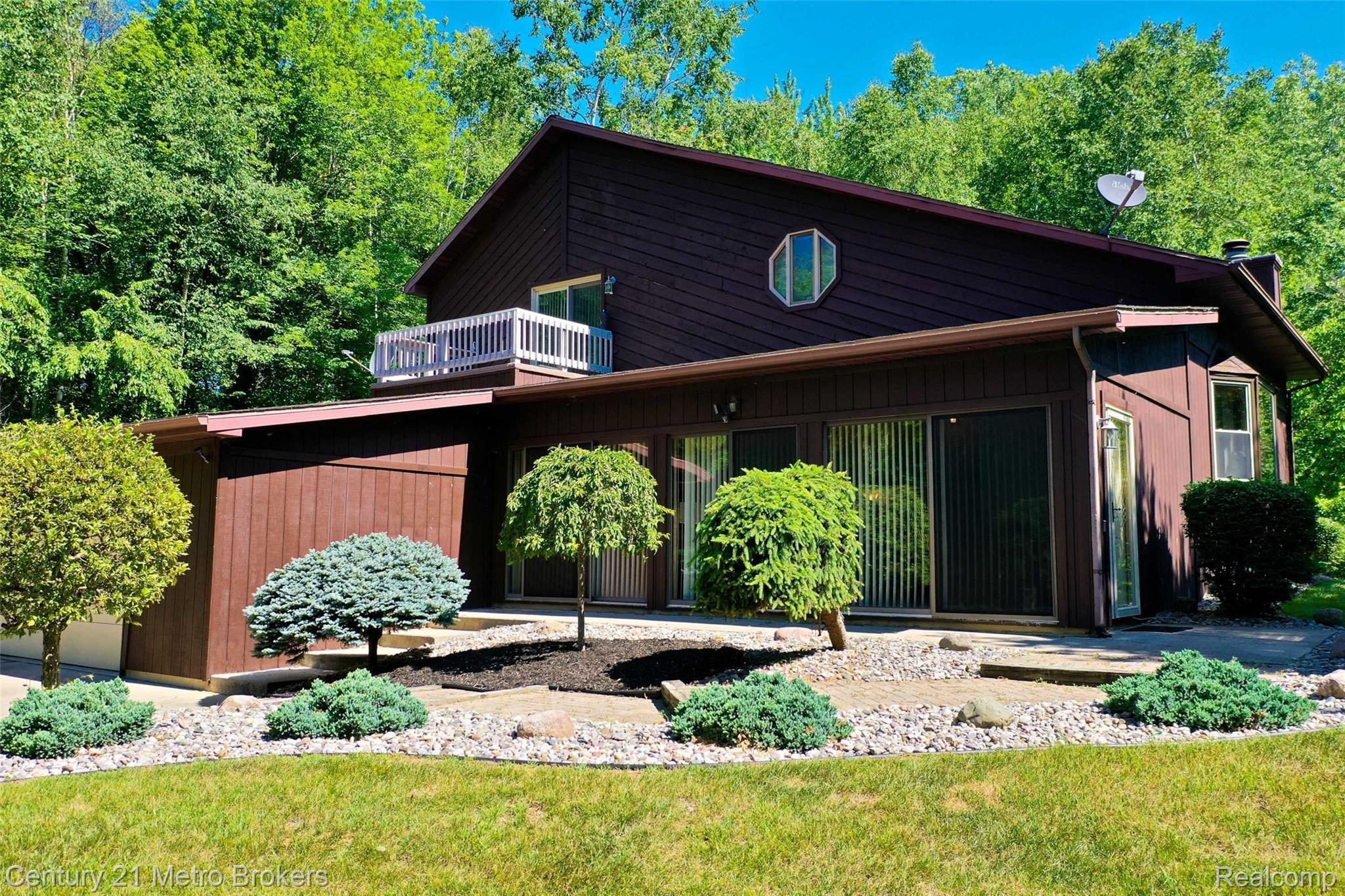 9341 Pettit Road Birch Run, MI 48415 - Photo 63 of 76 9341-Pettit-Rd-60 Outside.jpg