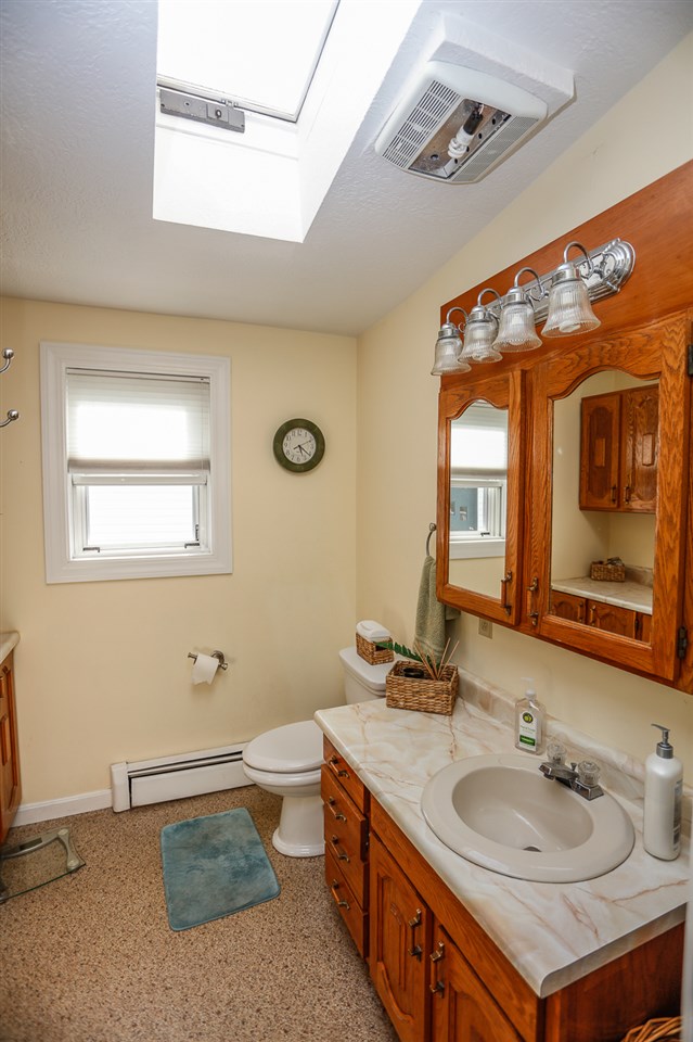 121 President Road Manchester, NH 03103 - Photo 12 of 31