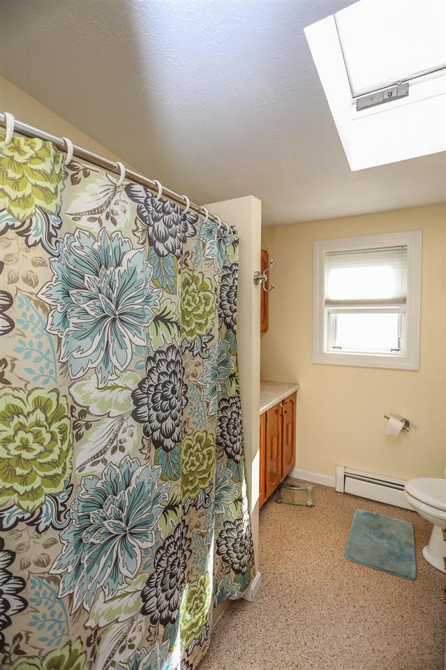 121 President Road Manchester, NH 03103 - Photo 13 of 31