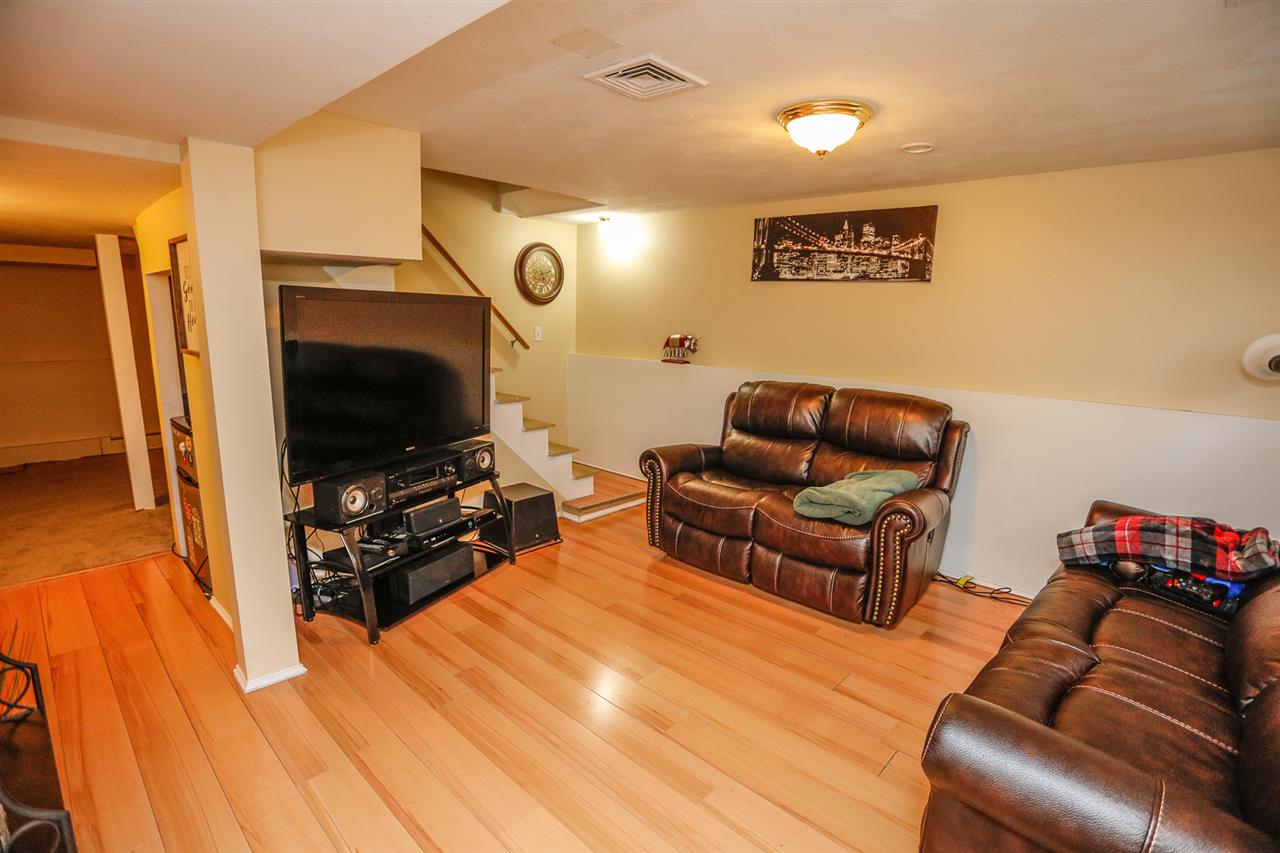 121 President Road Manchester, NH 03103 - Photo 14 of 31