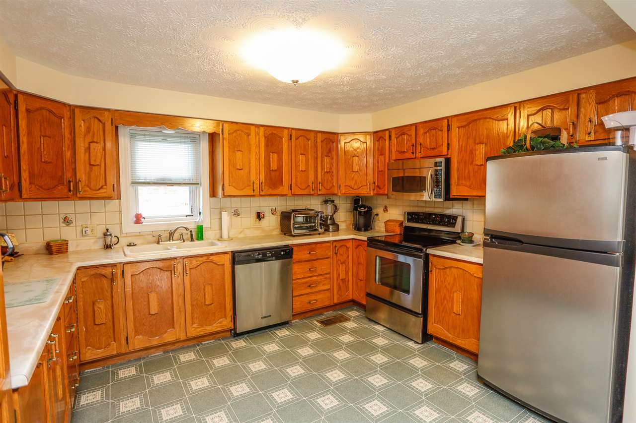 121 President Road Manchester, NH 03103 - Photo 5 of 31