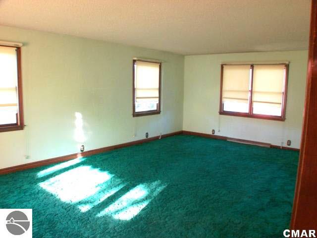 102 South Bliss Road Sumner, MI 48889 - Photo 11 of 24 1770774-10.JPG