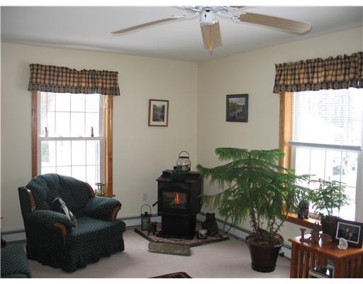 75 Spring Road Pittsfield, ME 04967 - Photo 8 of 25 Living Room.