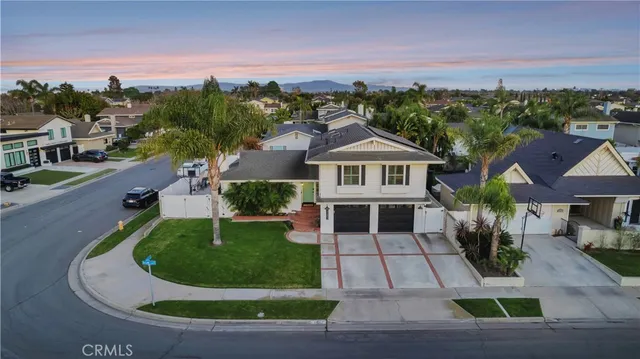 $1,899,999 | 17252 Breda Lane, Huntington Beach, CA 92649