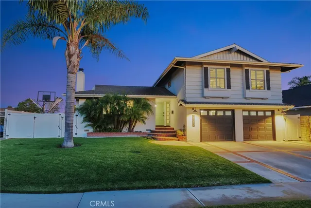 $1,899,999 | 17252 Breda Lane, Huntington Beach, CA 92649