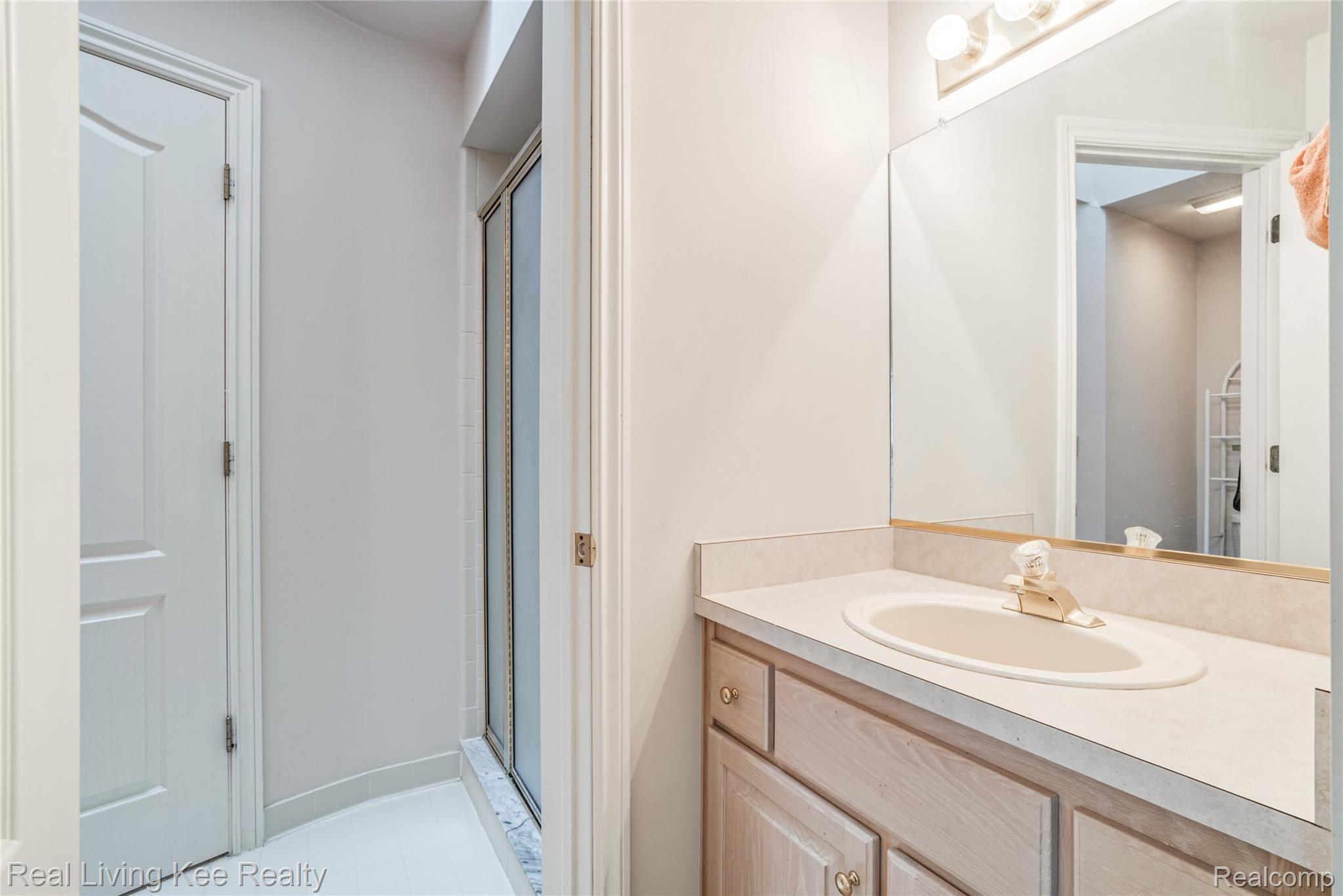 3655 Cedar Shake Drive Rochester, MI 48309 - Photo 71 of 71 Interiors (59 of 59).jpg