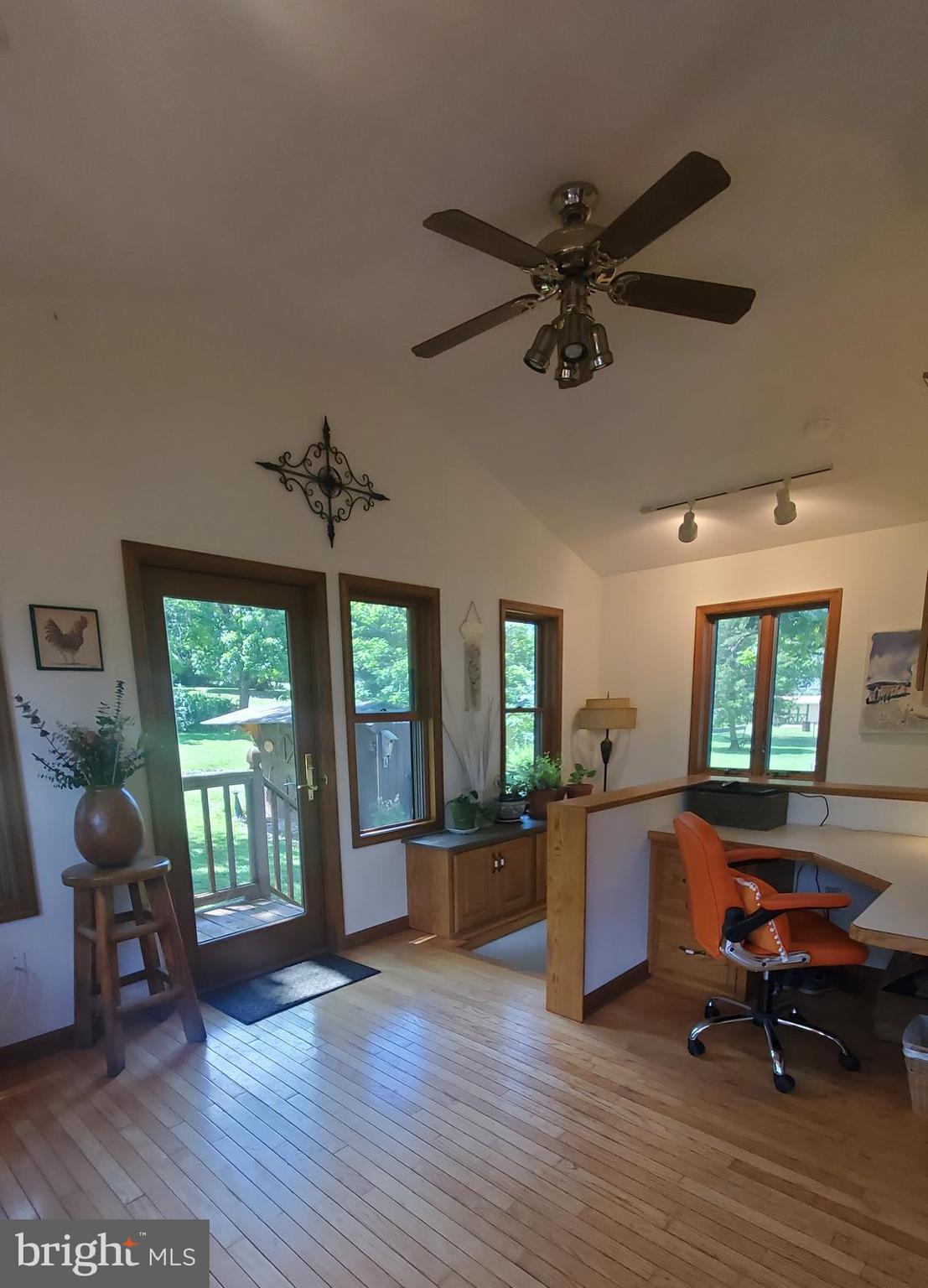 1311 Klinerd Road Pennsburg, PA 18073 - Photo 4 of 12 Gallery Image 4