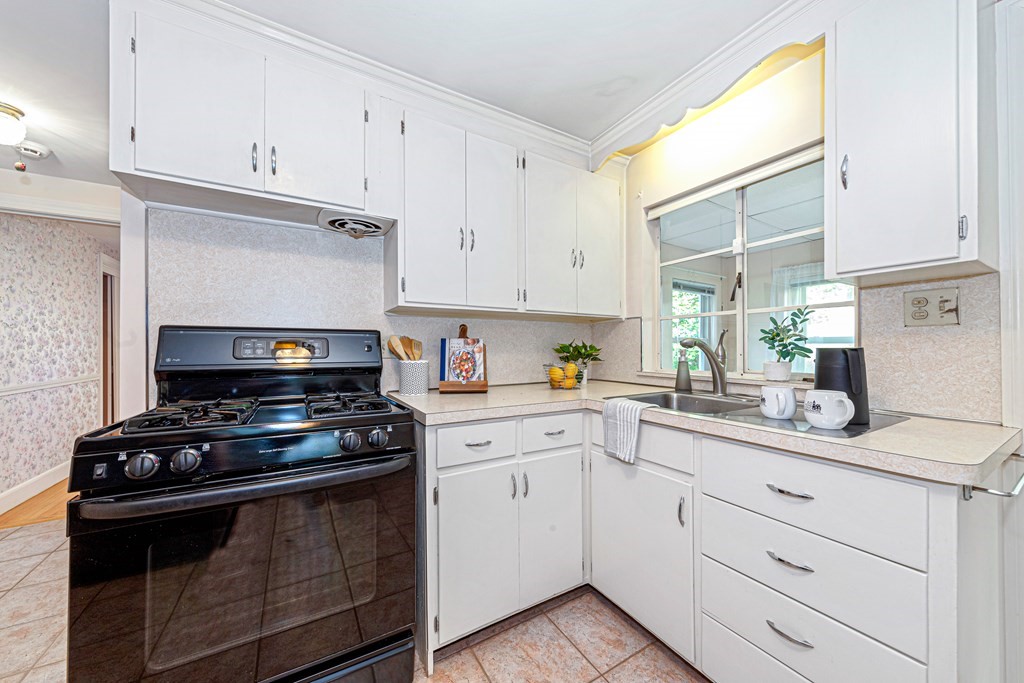 4 Fountain Road Arlington, MA 02476 - Photo 16 of 30