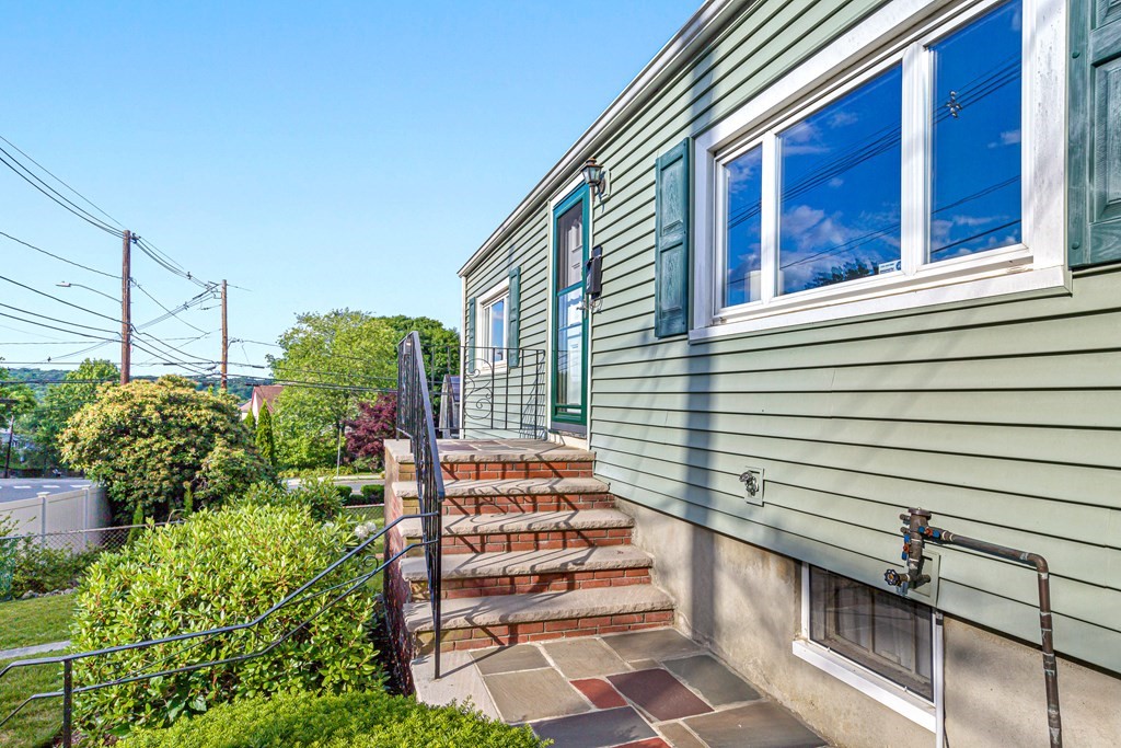 4 Fountain Road Arlington, MA 02476 - Photo 4 of 30