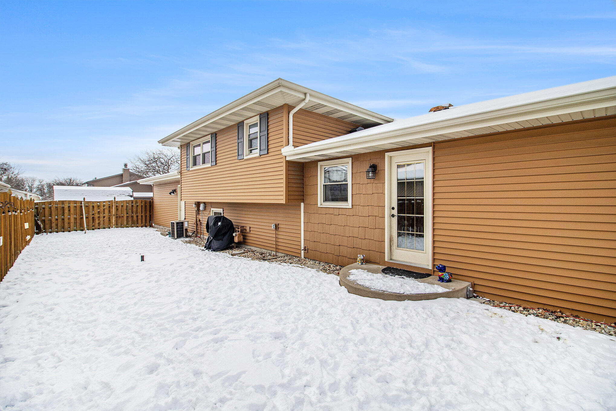 9825 Garfield Place Crown Point, IN 46307 - Photo 23 of 25 2038x1359