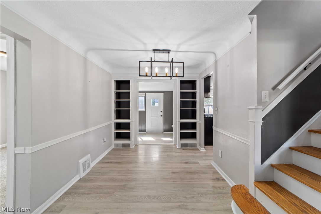 4158 Wyncote Road South Euclid, OH 44121 - Photo 8 of 33 Gallery Image 8