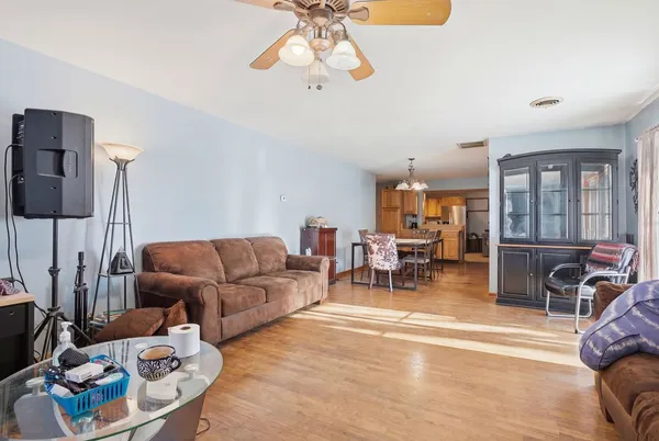 $230,000 | 5455 Sand Ridge Road, Morris, IL 60450