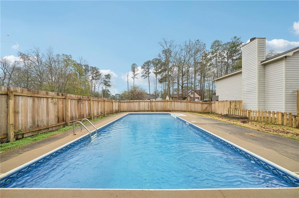 337 Independence Drive Jonesboro, GA 30238 - Photo 39 of 41 a view of a backyard