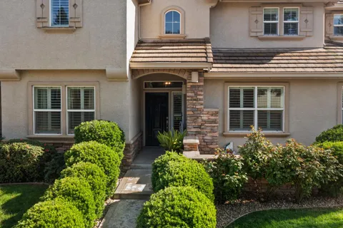 $969,000 | 19 Waters Cove Court, Sacramento, CA 95831